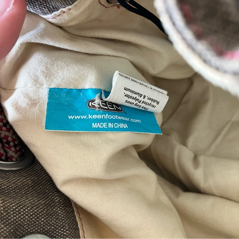 Keen | Canvas Drawstring Slouch Shoulder Bag - Picture 7 of 8